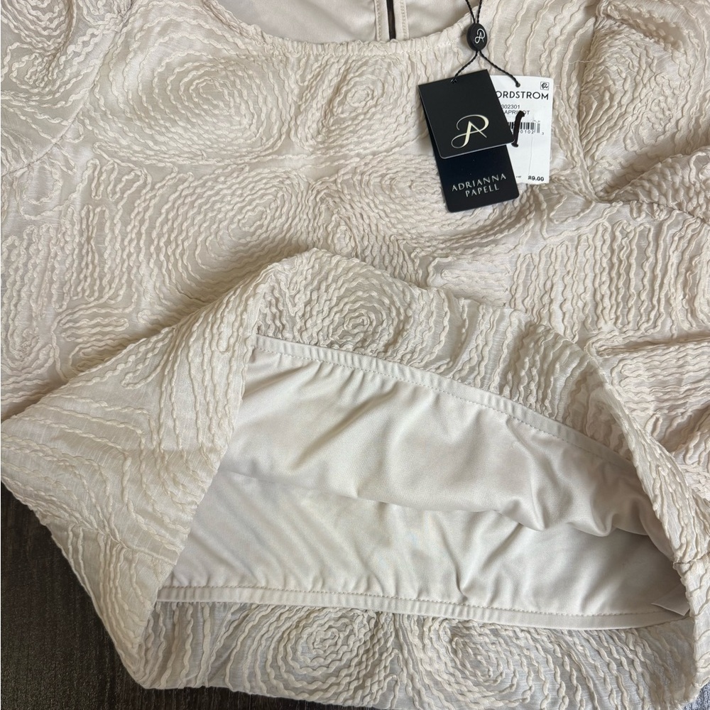 Adrianna Papell Cream Textured Short Sleeve Crop Top - Picture 5 of 5